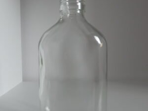 resistente botella de vidrio al por mayor para diversos licores